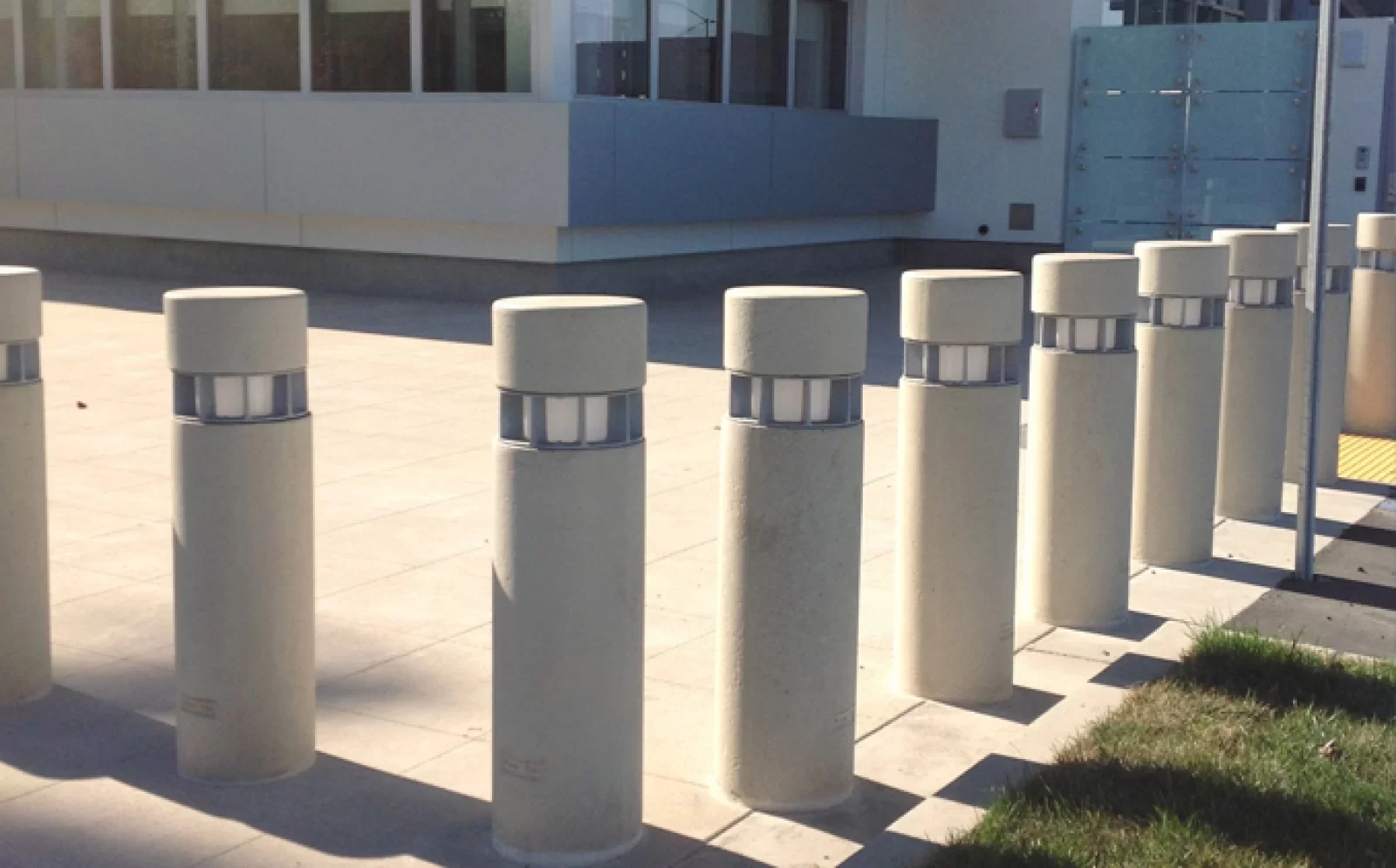Security Bollards Barrier Supplier